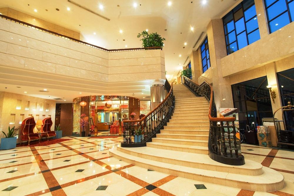 Sunlake Waterfront Resort & Convention Джакарта Экстерьер фото