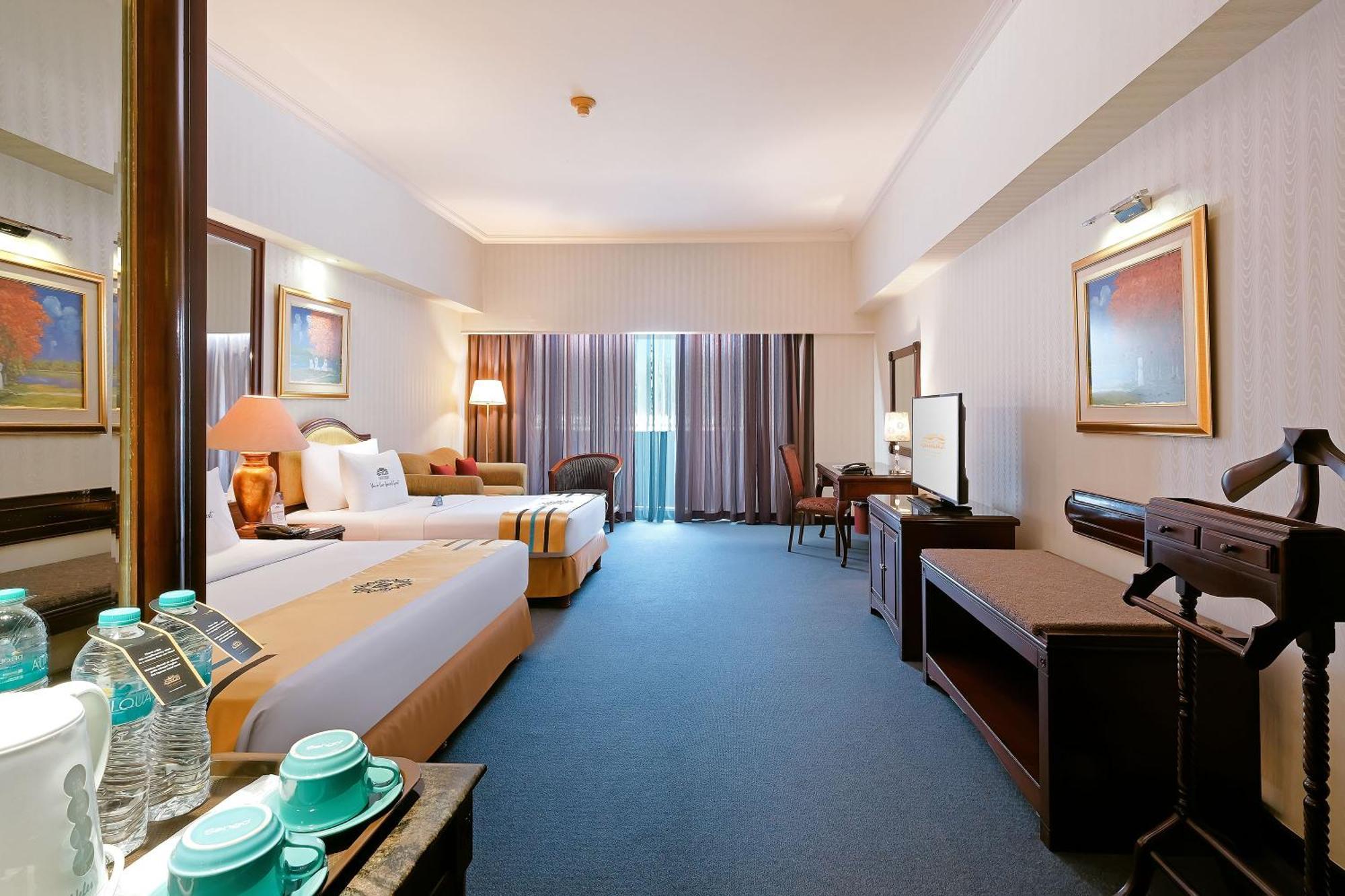 Sunlake Waterfront Resort & Convention Джакарта Экстерьер фото