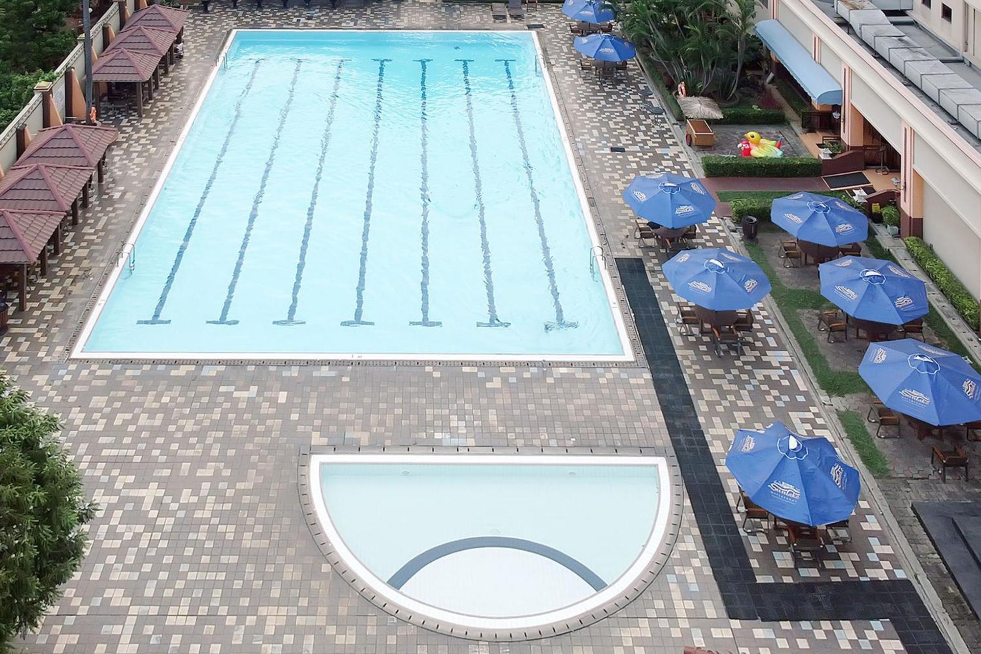 Sunlake Waterfront Resort & Convention Джакарта Экстерьер фото