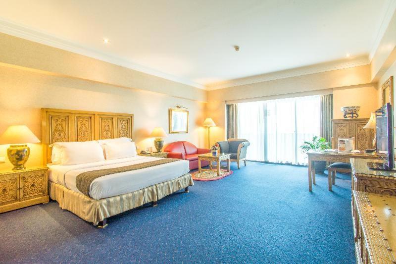 Sunlake Waterfront Resort & Convention Джакарта Номер фото