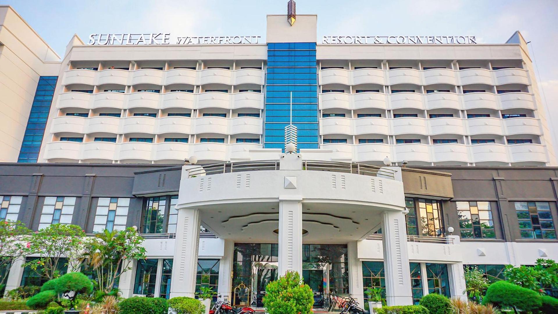 Sunlake Waterfront Resort & Convention Джакарта Экстерьер фото